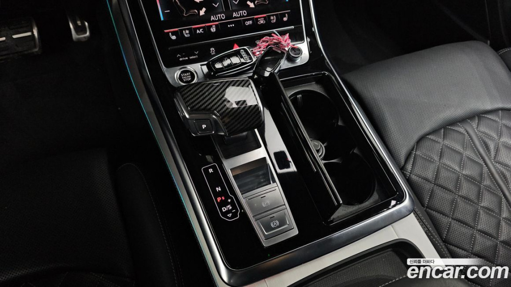 Audi Q8 55 TFSI Quattro Premium, 2023