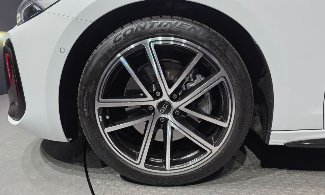 Audi A5 45 TFSI Quattro S Line, 2025