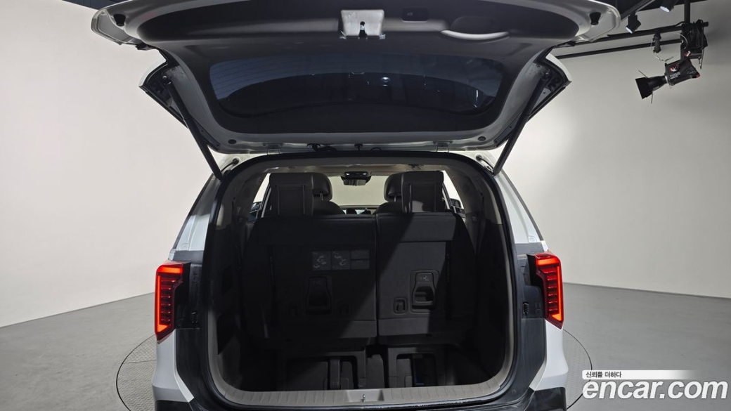 Kia Carnival 7-Seater Signature, 2024