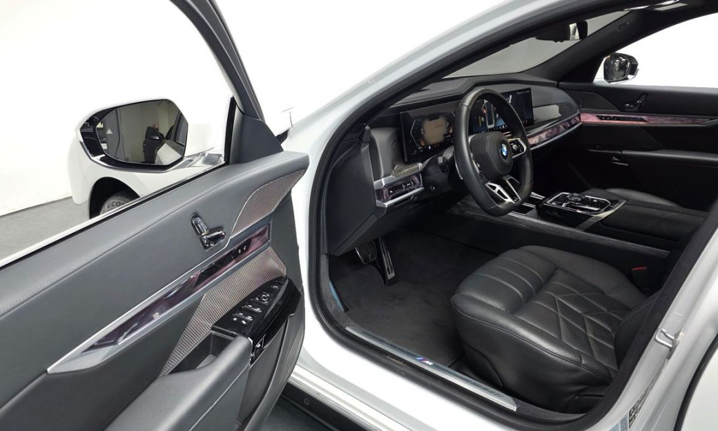 BMW 7-Series 740i xDrive M Sport, 2024