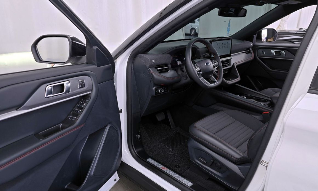 Ford Explorer 2.3 ST-Line 4WD, 2025