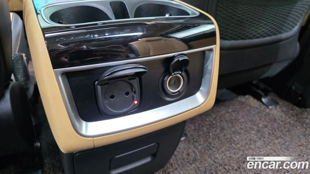 Kia Carnival 9-Seater Signature, 2023