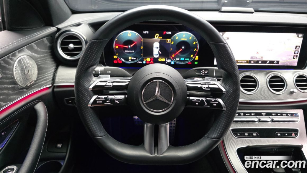Mercedes-Benz E-Class E350 4MATIC AMG Line, 2022