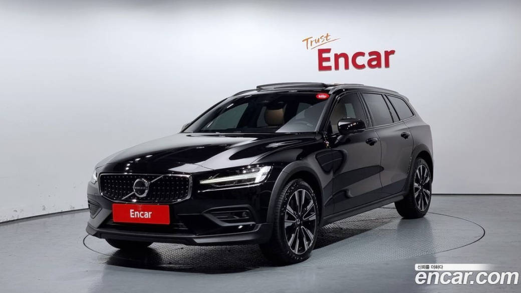 Volvo V60 B5 Ultimate AWD, 2024