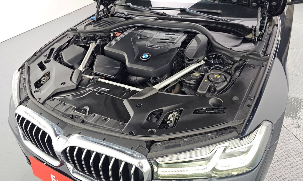 BMW 5-Series 530i M Sport Package, 2022