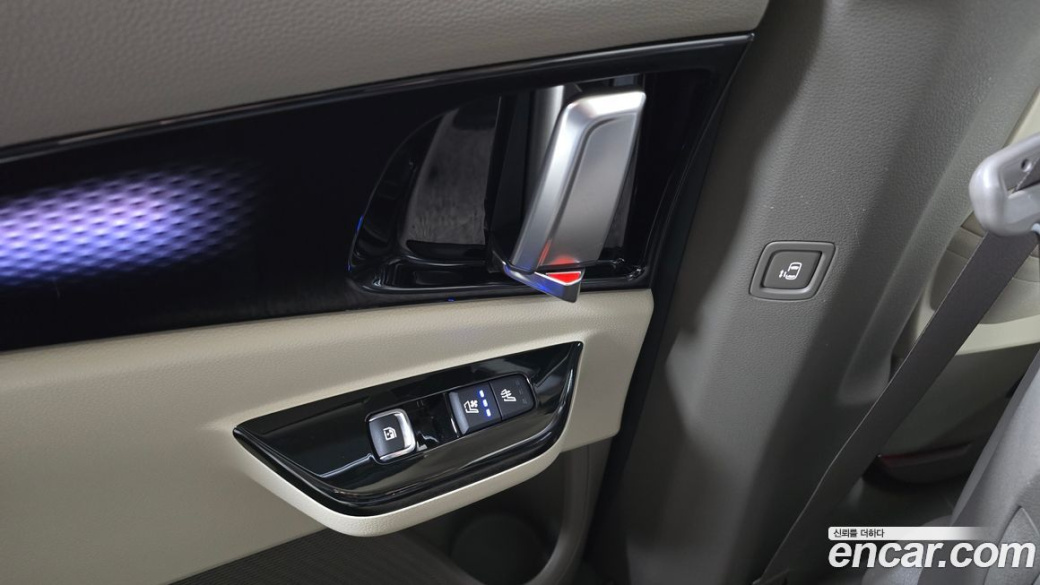 Kia Carnival 7-Seater Signature, 2022