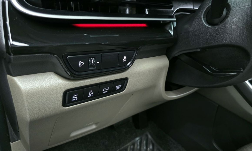 Kia Carnival 9-Seater Gravity, 2024