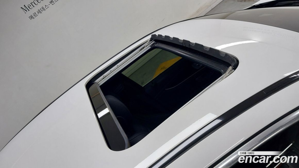 Mercedes-Benz E-Class E220d 4MATIC AMG Line, 2023