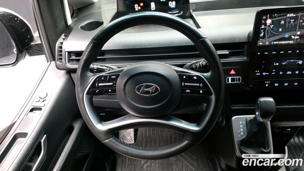Hyundai Staria Tourer 9-Seater, 2024