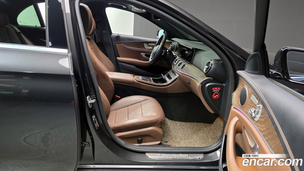 Mercedes-Benz E-Class E220d 4MATIC Exclusive, 2021