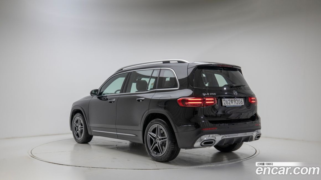 Mercedes-Benz GLB-Class GLB250 4MATIC, 2025