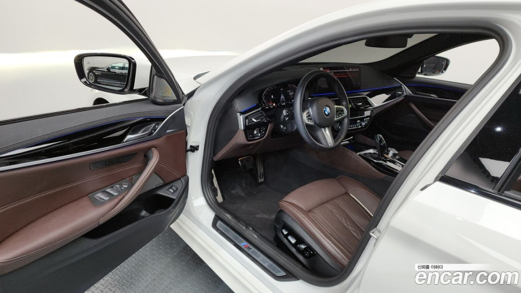 BMW 5-Series 530i M Sport Package, 2023