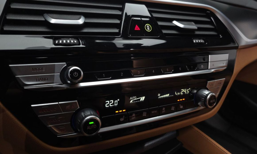 BMW 5-Series 520i M Sport, 2023