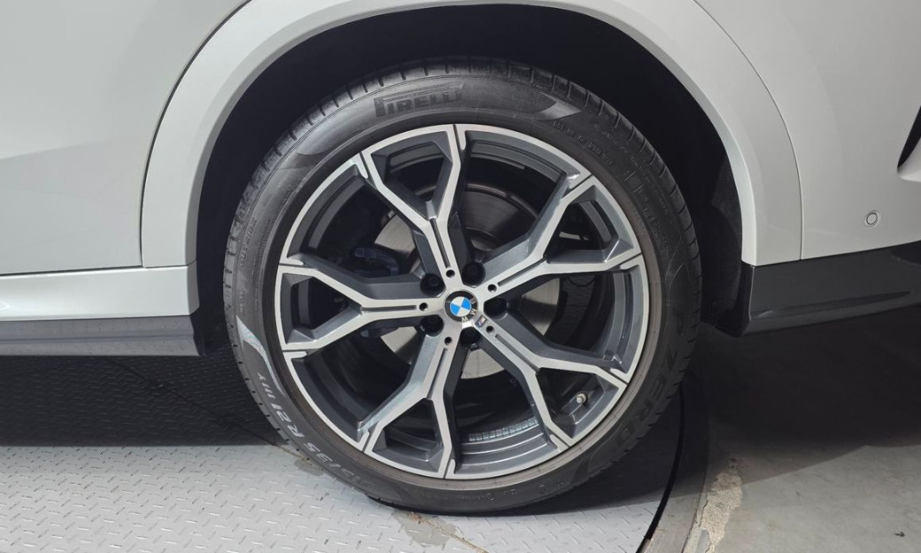BMW X6 xDrive40i M Sport, 2022