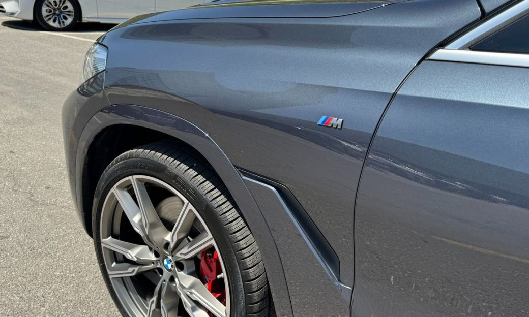 BMW X6 M50i, 2022