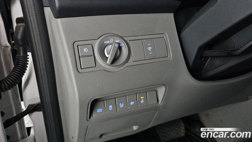 Hyundai Solati 15-seater, 2024