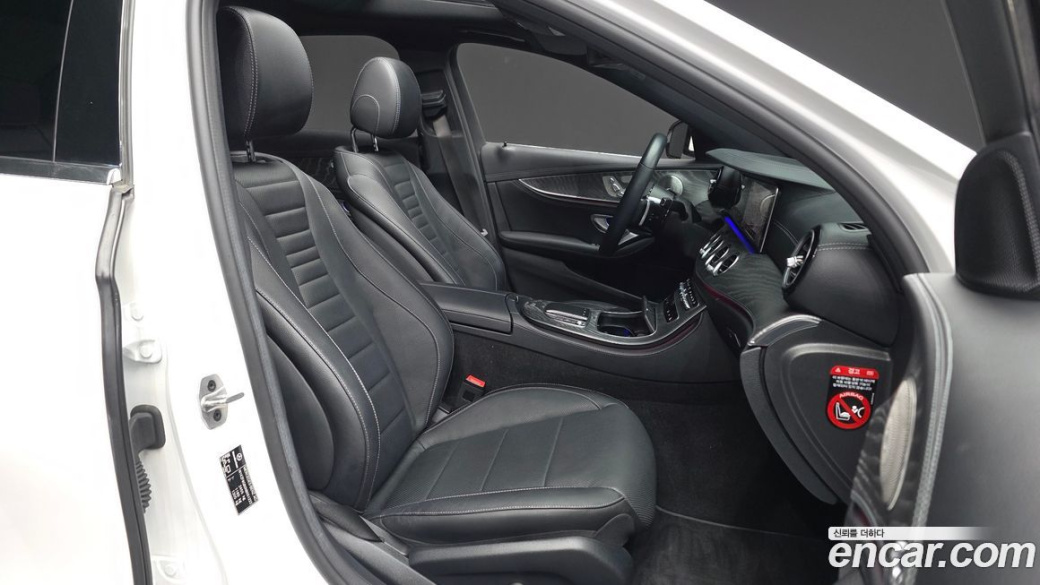 Mercedes-Benz E-Class E350 4MATIC AMG Line, 2022