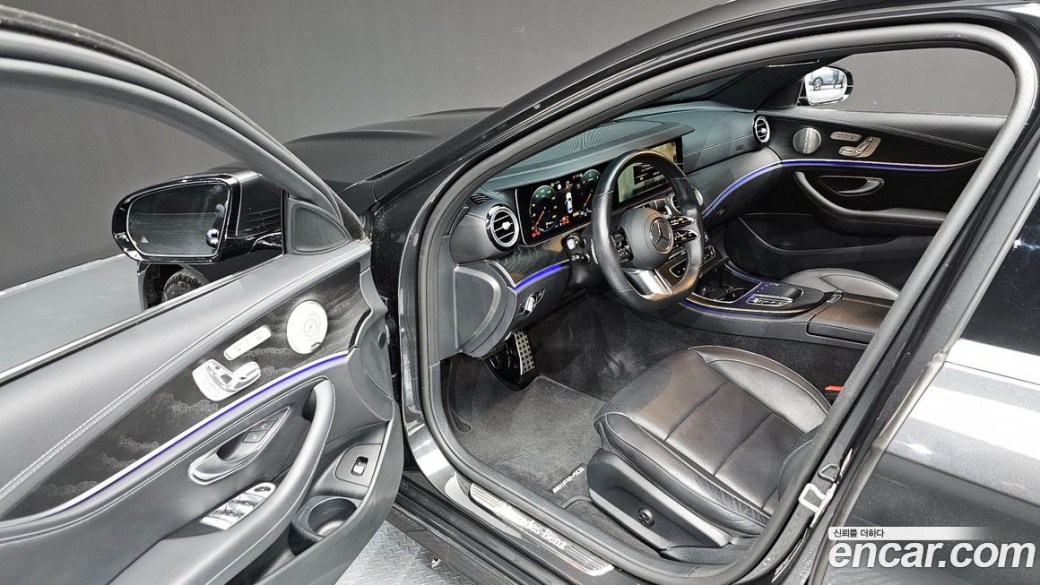 Mercedes-Benz E-Class E220d 4MATIC AMG Line, 2022