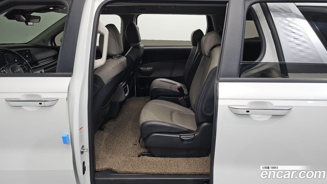 Kia Carnival 9-Seater Prestige, 2024