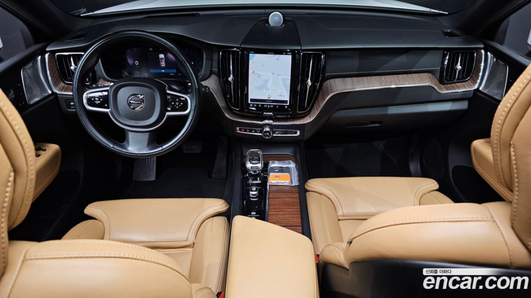 Volvo XC60 B6 Inscirtion, 2022