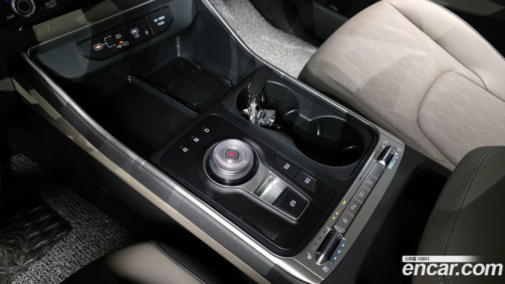 Kia Carnival 9-Seater Prestige, 2024