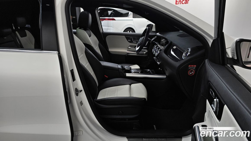 Mercedes-Benz GLA-Class GLA250 4MATIC, 2023