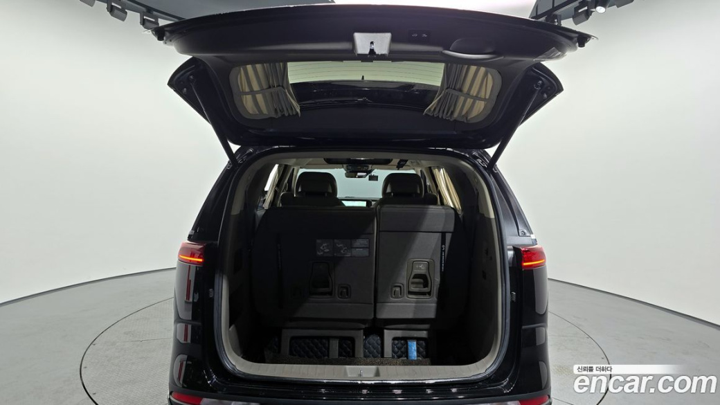 Kia Carnival 7-Seater Hi-Limousine, 2023