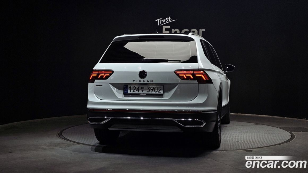 Volkswagen Tiguan 2.0 TSI Prestige, 2024