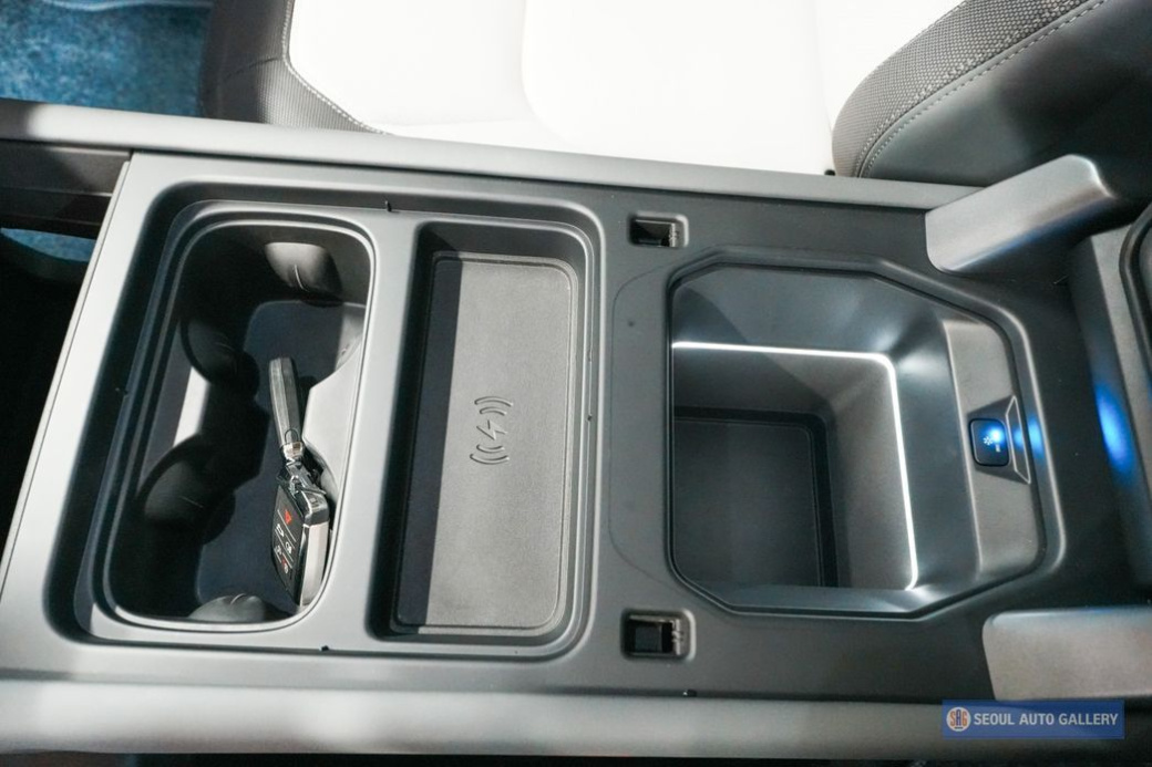 Land Rover Defender 110 P300 X-Dynamic SE, 2024