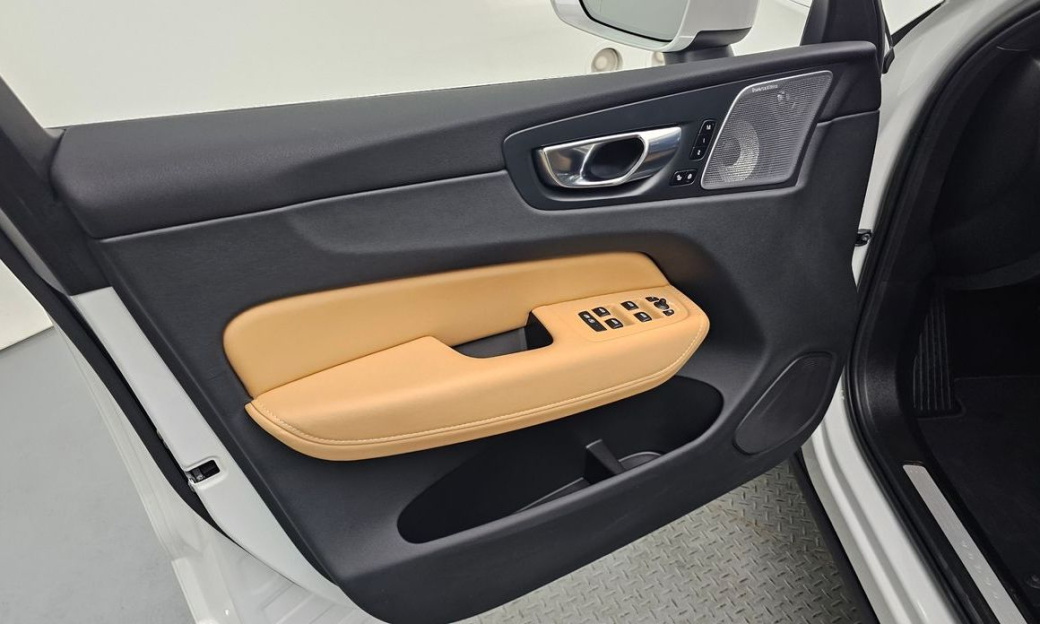 Volvo XC60 B6 Ultimate Bright, 2023