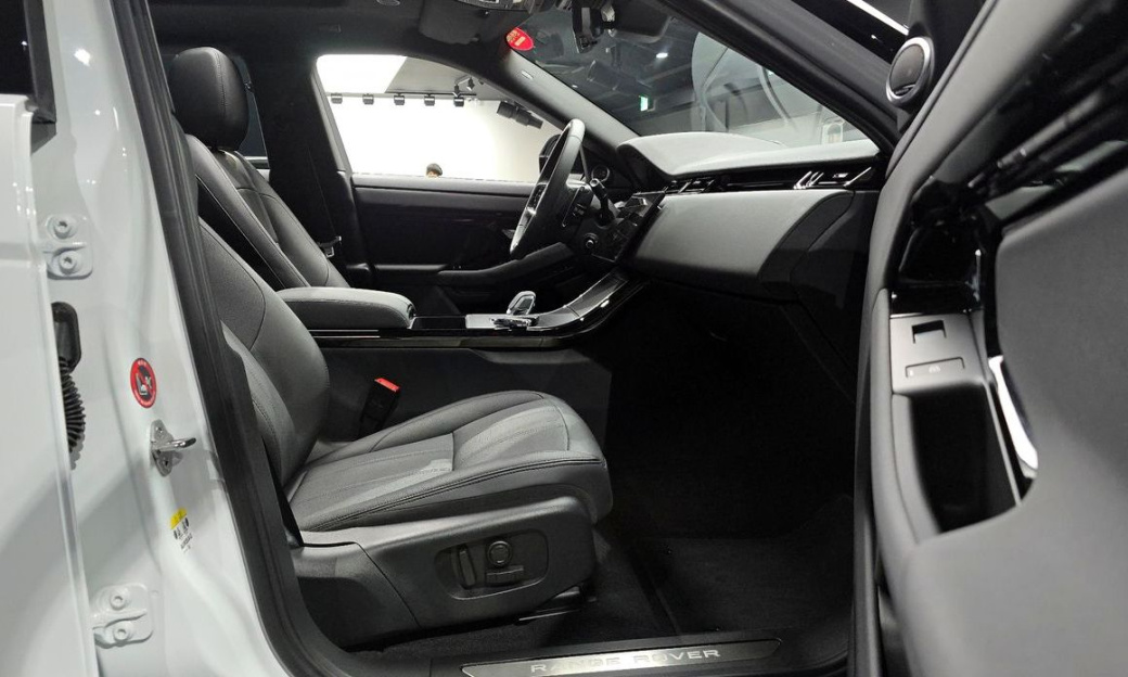 Land Rover Range Rover Evoque P250 Dynamic SE, 2024