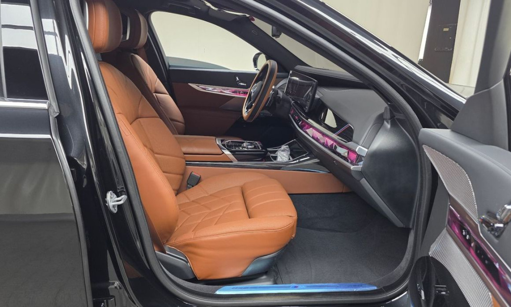 BMW 7-Series 740i xDrive M Sport Limited, 2025