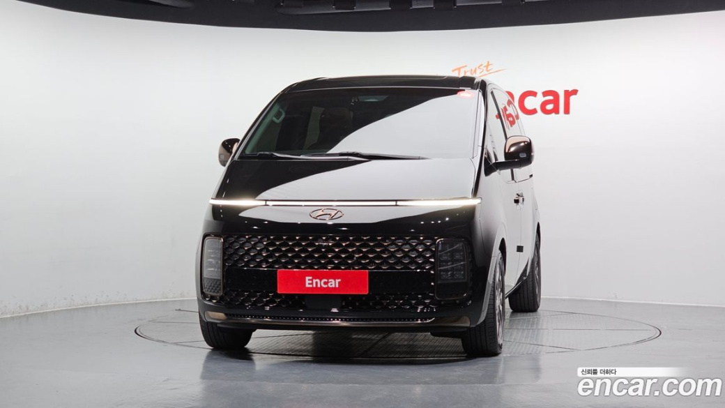 Hyundai Staria Lounge 9-Seater, 2022