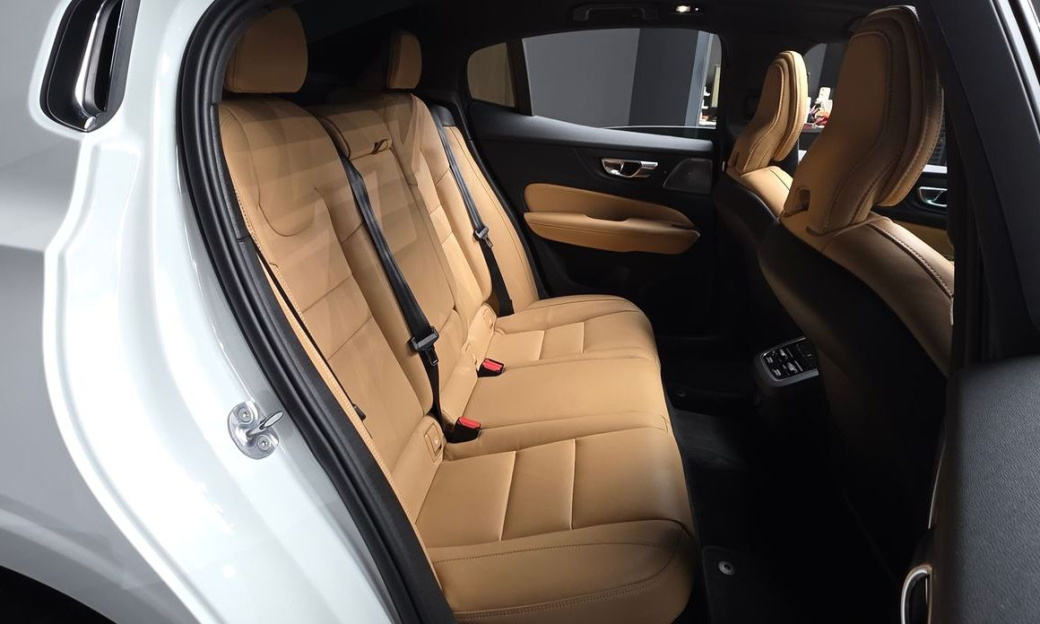 Volvo S60 B5 Ultimate Bright, 2024
