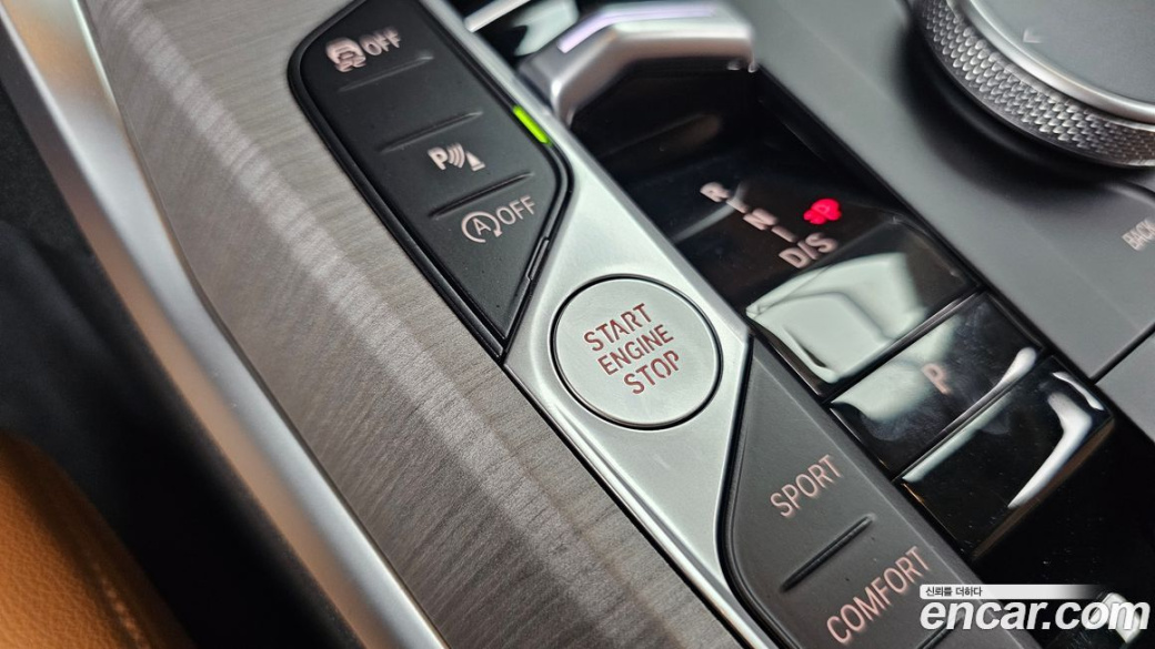 BMW 3-Series 320i, 2025