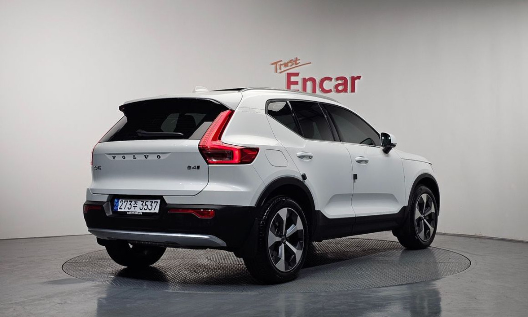 Volvo XC40 B4 Ultra Bright, 2025