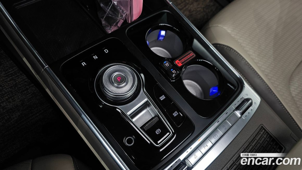 Kia Carnival 9-Seater Signature, 2024