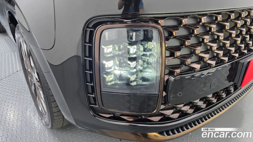 Hyundai Staria 4WD Lounge 7-Seater, 2022