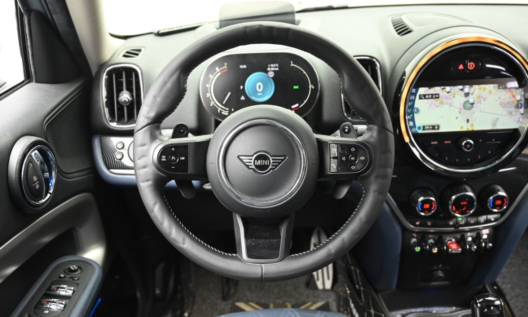 Mini Countryman ALL4 Classic Launch Pack, 2023