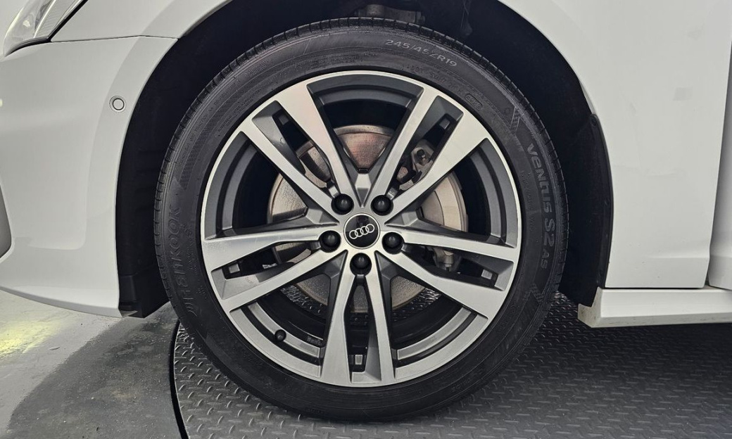 Audi A6 45 TFSI Quattro Premium, 2022