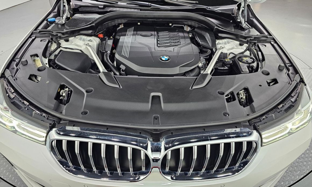 BMW Gran Turismo 630i xDrive Luxury, 2022