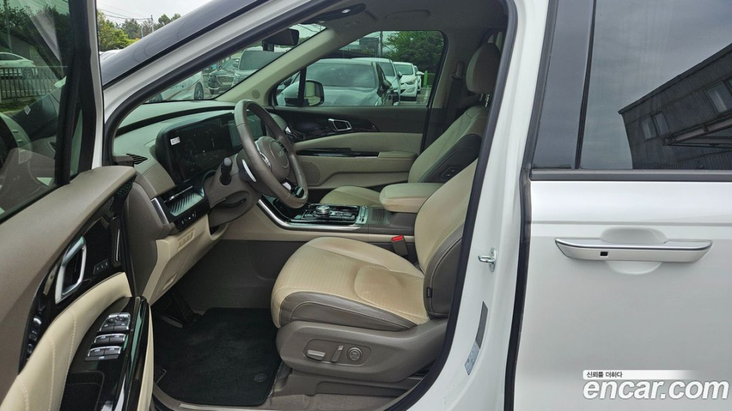 Kia Carnival 9-Seater Hi-Limousine, 2022