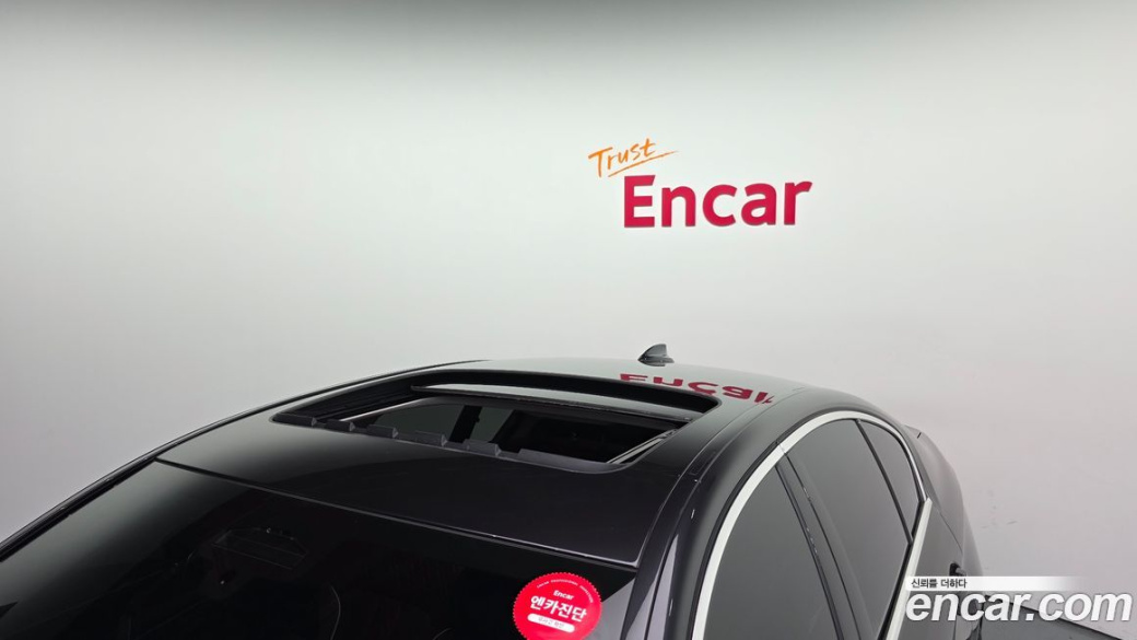 BMW 5-Series 530i Luxury, 2022