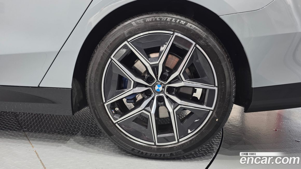 BMW 5-Series 520i M Sport, 2025
