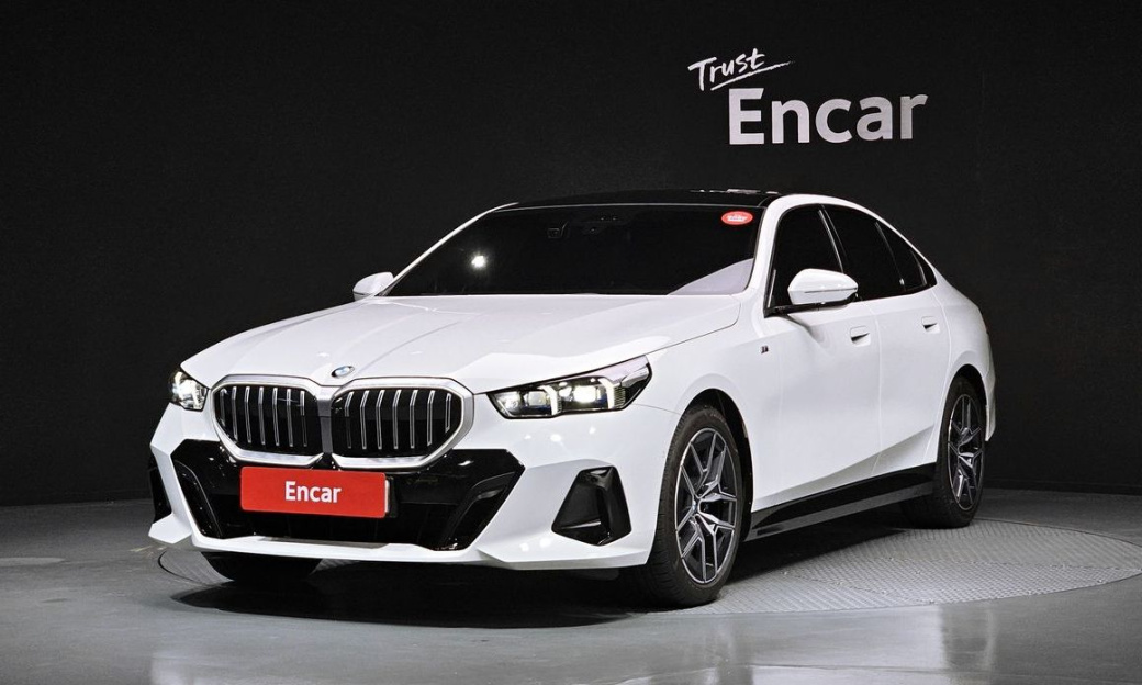BMW 5-Series 520i M Sport, 2025