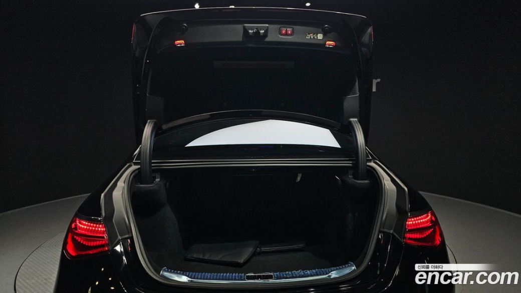Mercedes-Benz S-Class Maybach S680 4MATIC, 2023