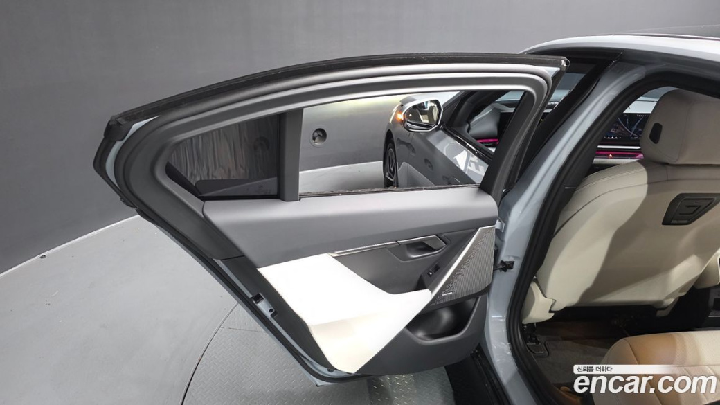 BMW 5-Series 520i M Sport, 2025