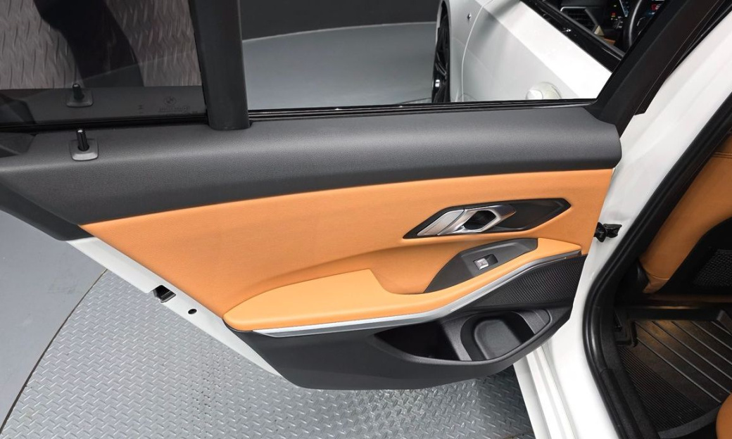 BMW 3-Series 320i M Sport, 2023