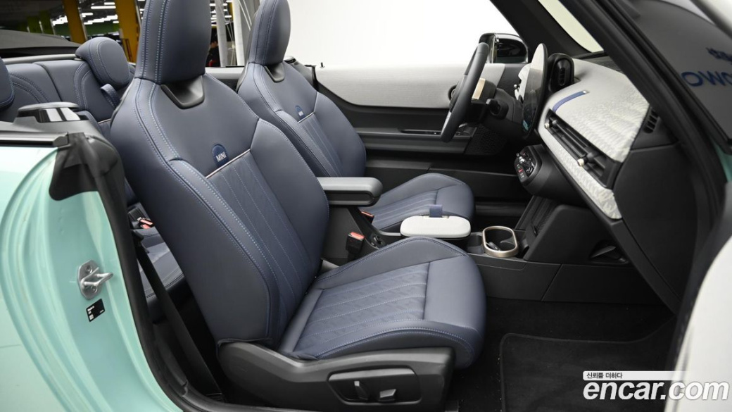 Mini Cooper Convertible Favoured, 2025