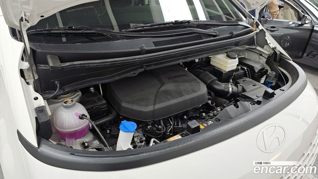 Hyundai Staria Tourer 9-Seater, 2025